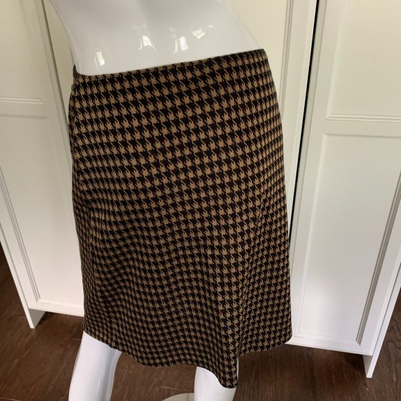 tan/black houndstooth skirt with brown leather tie - Picture 2 of 3